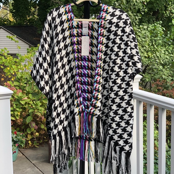 Chico’s Multi Fringe Ruana , Houndstooth Ruana - Picture 12 of 14